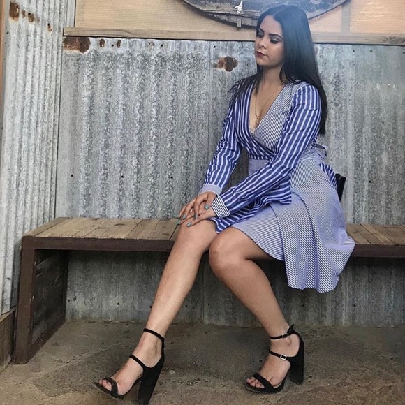 *1 LEFT*Top Of The Line Wrap Dress - Picture 4 of 8